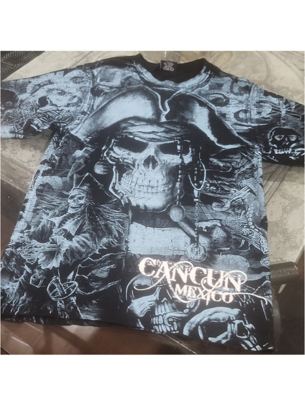Stussy Black and Blue Skull Grunge Small Like New T-Shirt